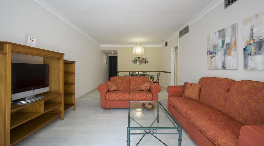 Apartament Club Jardines Del Puerto Marbella Zewnętrze zdjęcie